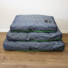 Просто лежак серый с зеленым для собак средних пород со съемным чехлом Casual pets