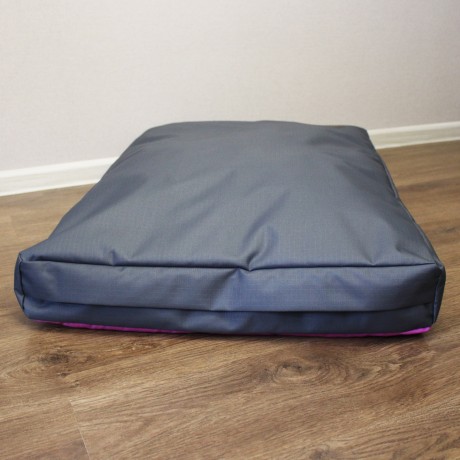 Просто лежак серый с розовым для собак средних пород со съемным чехлом Casual pets