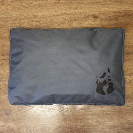 Просто лежак серый с розовым для собак средних пород со съемным чехлом Casual pets