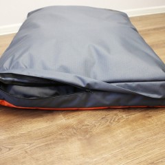 Просто лежак серый с оранжевым для собак средних пород со съемным чехлом Casual pets