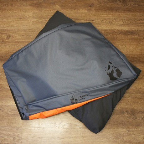 Просто лежак серый с оранжевым для собак средних пород со съемным чехлом Casual pets