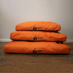 Просто лежак оранжевый с серым для собак средних пород со съемным чехлом Casual pets