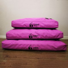 Просто лежак розовый для собак средних пород со съемным чехлом Casual pets