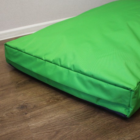 Просто лежак зеленый для собак средних пород со съемным чехлом Casual pets